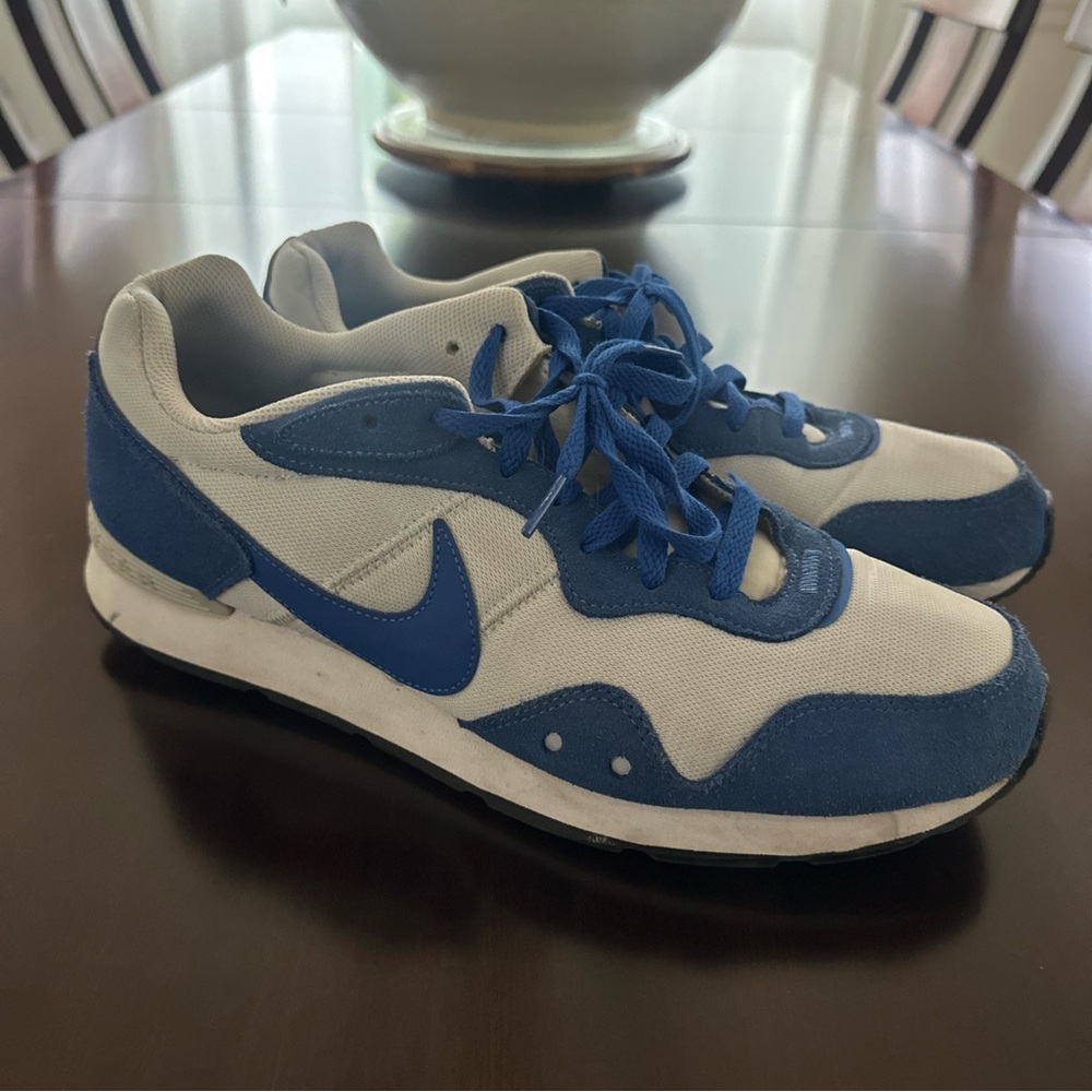 Nike Venture Blue and White Athletic Shoes size 13